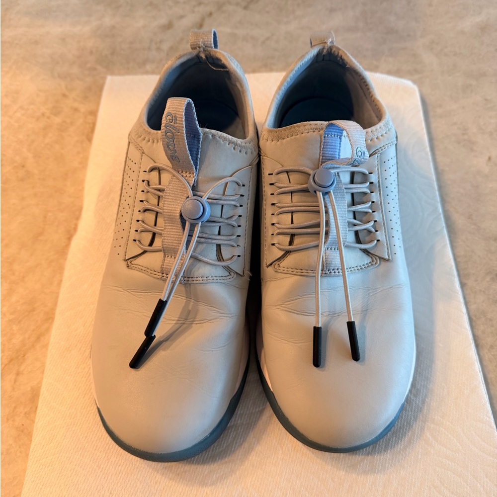 Clove women’s nursing shoes size 8.5